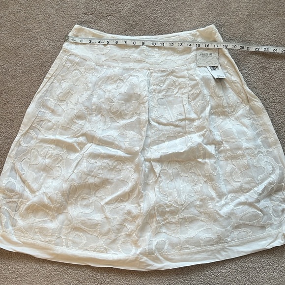 Lafayette 148 New York Blanket Hand Stitched Appliqué Cotton Skirt Size 10 White - Picture 9 of 10
